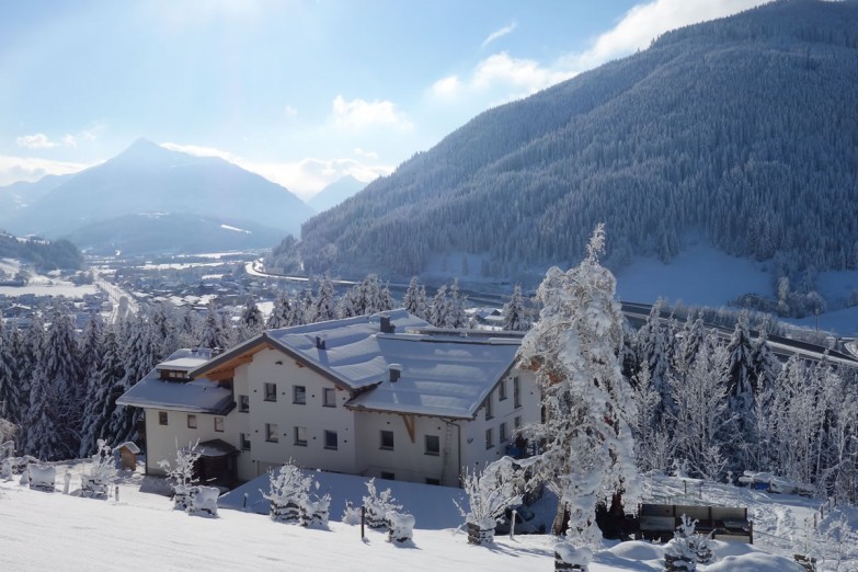 Ausblick auf das verschneite Umland